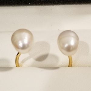 Pearl and Gold tone ring